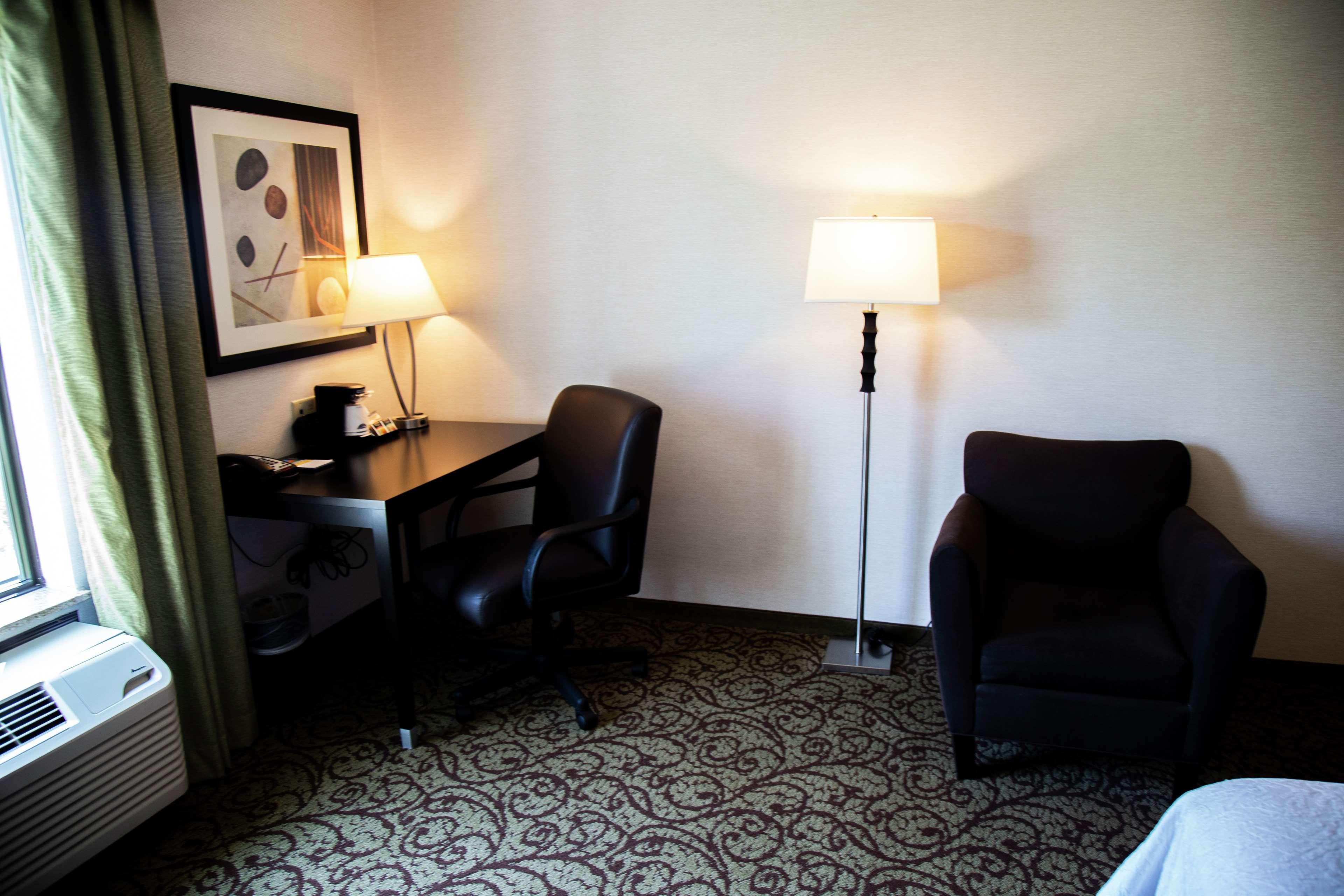 Hampton Inn & Suites Sharon West Middlesex Buitenkant foto