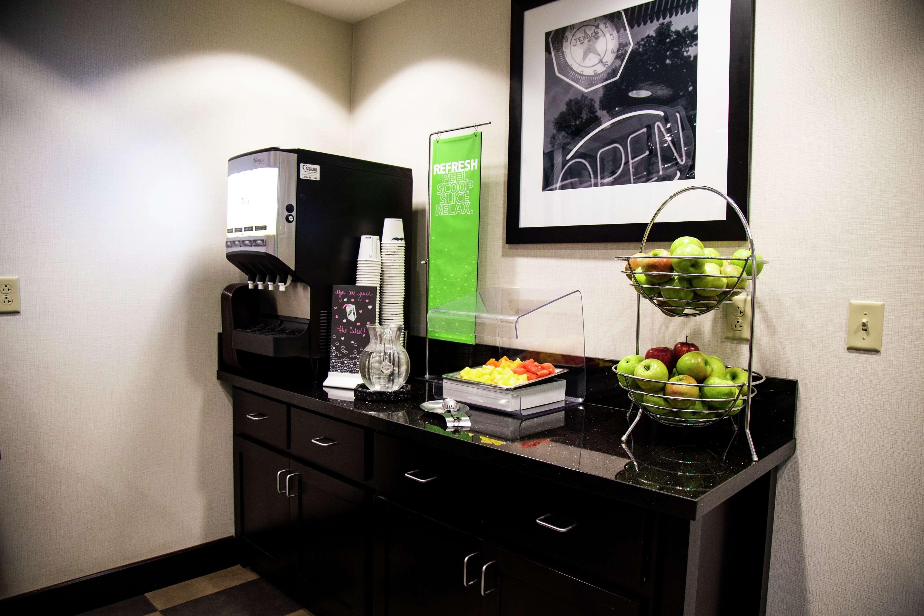 Hampton Inn & Suites Sharon West Middlesex Buitenkant foto