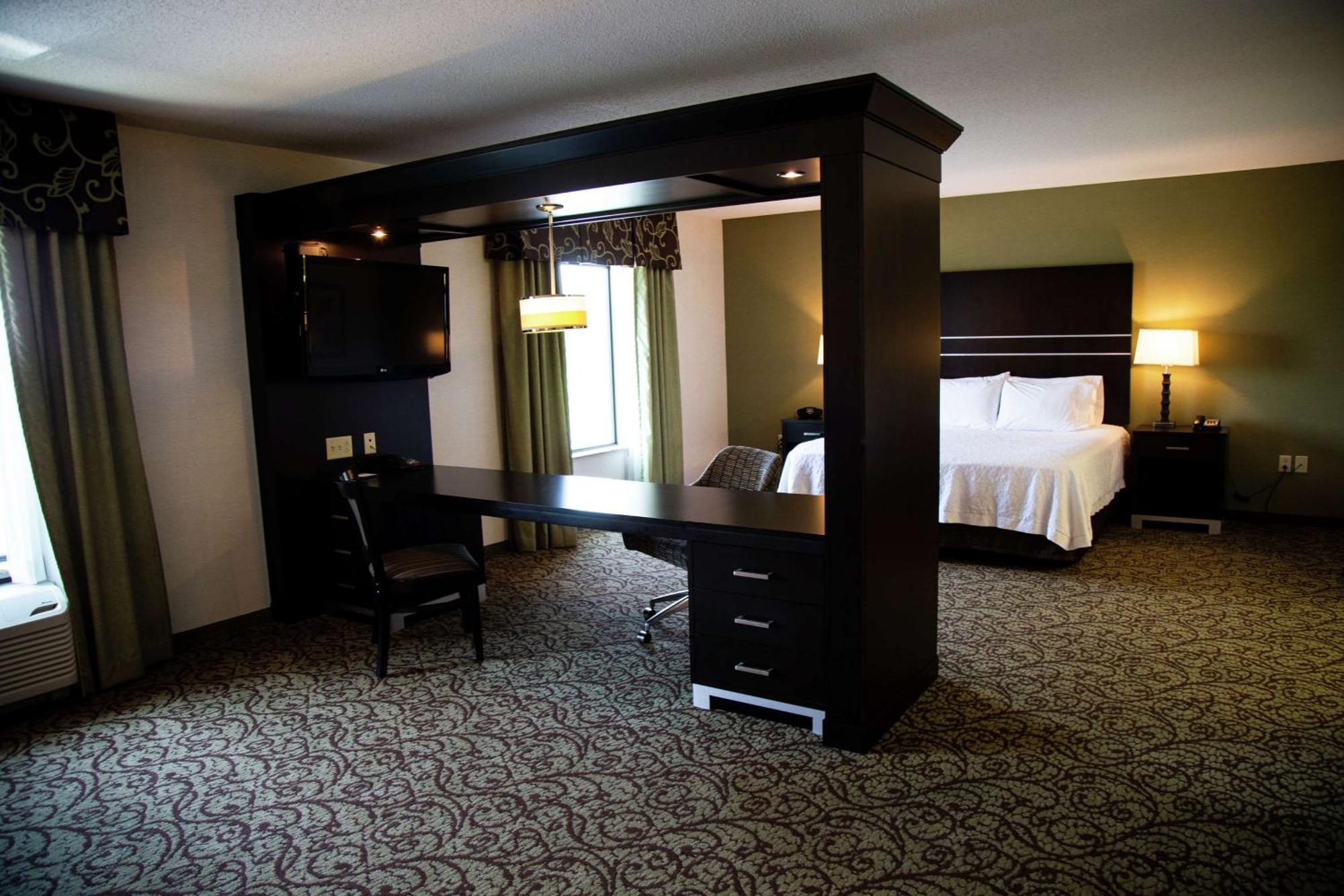 Hampton Inn & Suites Sharon West Middlesex Buitenkant foto